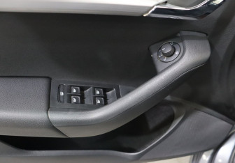 Подержанный автомобиль Skoda Octavia Liftback 2016 года (11 фото)