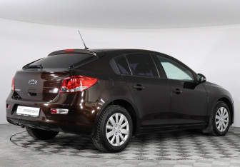 Подержанный автомобиль Chevrolet Cruze Hatchback 2014 года (3 фото)
