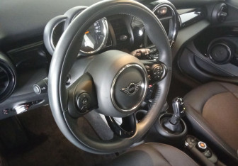 Подержанный автомобиль MINI Hatch 2020 года (17 фото)