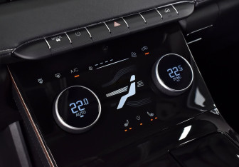 Подержанный автомобиль Exeed LX 2023 года (14 фото)