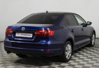 Подержанный автомобиль Volkswagen Jetta Sedan 2012 года (5 фото)