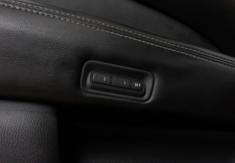 Подержанный автомобиль Nissan Pathfinder 2014 года (18 фото)