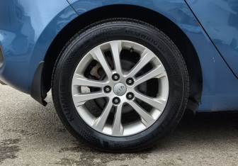 Подержанный автомобиль Kia Ceed Hatchback 2012 года (9 фото)