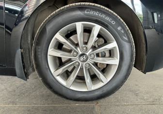 Подержанный автомобиль Hyundai i40 Sedan 2015 года (20 фото)
