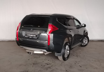 Подержанный автомобиль Mitsubishi Pajero Sport 2018 года (5 фото)