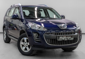 Подержанный автомобиль Peugeot 4007 2011 года (3 фото)