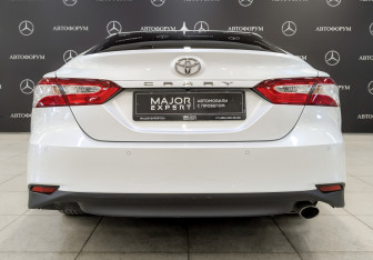 Подержанный автомобиль Toyota Camry Sedan 2021 года (6 фото)