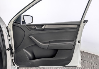 Подержанный автомобиль Skoda Rapid Liftback 2022 года (24 фото)