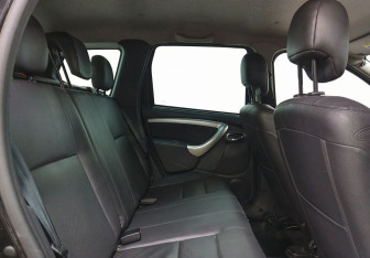 Подержанный автомобиль Nissan Terrano 2014 года (20 фото)