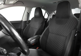 Подержанный автомобиль Skoda Rapid Liftback 2018 года (21 фото)
