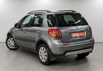 Подержанный автомобиль Suzuki SX4 Hatchback 2012 года (7 фото)