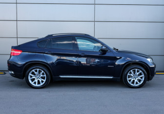 Подержанный автомобиль BMW X6 2010 года (4 фото)