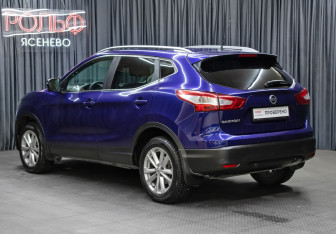 Подержанный автомобиль Nissan Qashqai 2014 года (7 фото)