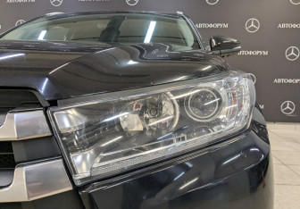 Подержанный автомобиль Toyota Highlander 2018 года (11 фото)