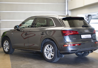 Подержанный автомобиль Audi Q5 2020 года (6 фото)