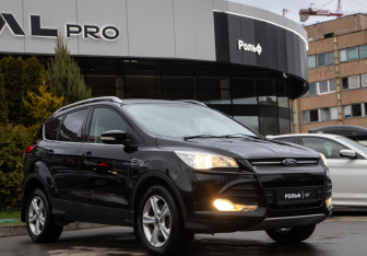 Подержанный автомобиль Ford Kuga 2014 года (3 фото)