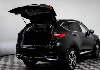 Подержанный автомобиль Haval F7 2021 года (17 фото)