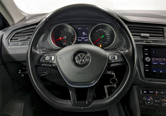 Подержанный автомобиль Volkswagen Tiguan 2019 года (25 фото)