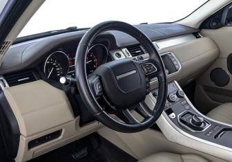 Подержанный автомобиль Land Rover Range Rover Evoque 2018 года (15 фото)