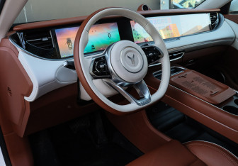 Подержанный автомобиль Voyah Free 2023 года (17 фото)