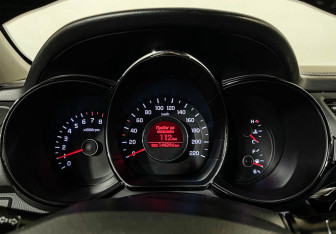 Подержанный автомобиль Kia Rio Sedan 2012 года (11 фото)