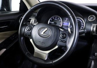 Подержанный автомобиль Lexus IS Sedan 2014 года (13 фото)