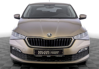 Подержанный автомобиль Skoda Rapid Liftback 2020 года (2 фото)