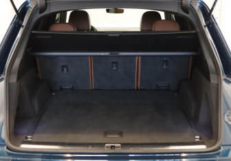 Подержанный автомобиль Audi Q7 2019 года (26 фото)