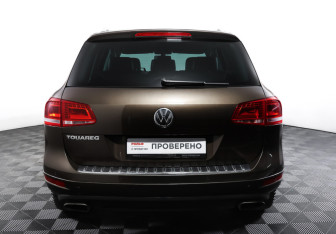 Подержанный автомобиль Volkswagen Touareg 2013 года (6 фото)