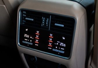 Подержанный автомобиль Porsche Cayenne 2019 года (23 фото)