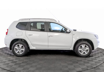 Подержанный автомобиль Nissan Terrano 2021 года (4 фото)