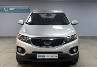 Подержанный автомобиль Kia Sorento 2012 года (2 фото)