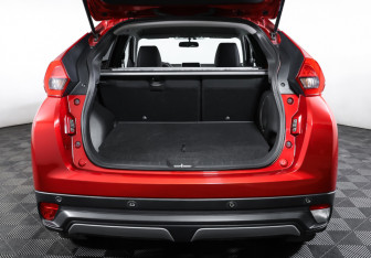 Подержанный автомобиль Mitsubishi Eclipse Cross 2019 года (9 фото)