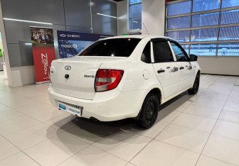 Подержанный автомобиль LADA (ВАЗ) Granta Sedan 2015 года (4 фото)