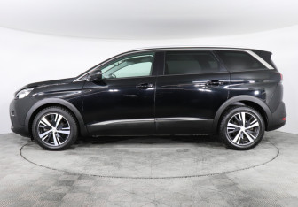 Подержанный автомобиль Peugeot 5008 Suv 2019 года (8 фото)