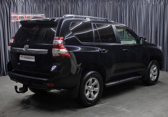 Подержанный автомобиль Toyota Land Cruiser Prado 2016 года (5 фото)