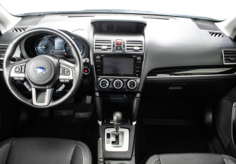 Подержанный автомобиль Subaru Forester Suv 2017 года (13 фото)
