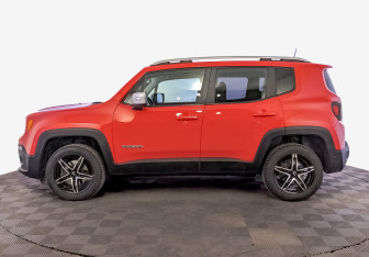 Подержанный автомобиль Jeep Renegade 2018 года (8 фото)