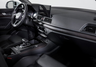 Подержанный автомобиль Audi Q5 2024 года (9 фото)