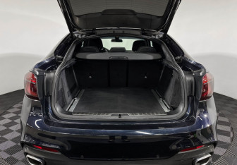 Подержанный автомобиль BMW X6 2018 года (9 фото)