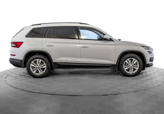 Подержанный автомобиль Skoda Kodiaq 2021 года (4 фото)