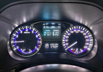 Подержанный автомобиль Infiniti JX 2013 года (12 фото)