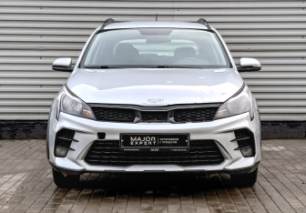 Подержанный автомобиль Kia Rio Hatchback 2021 года (2 фото)