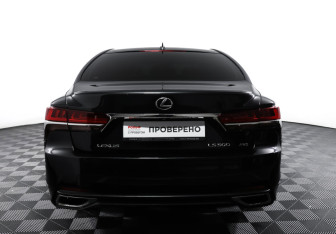 Подержанный автомобиль Lexus LS 2018 года (6 фото)