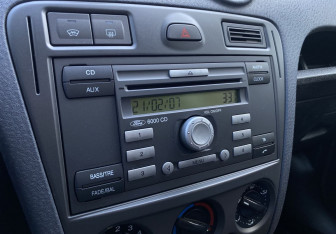 Подержанный автомобиль Ford Fusion 2008 года (13 фото)