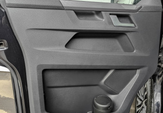 Подержанный автомобиль Volkswagen Multivan 2020 года (19 фото)
