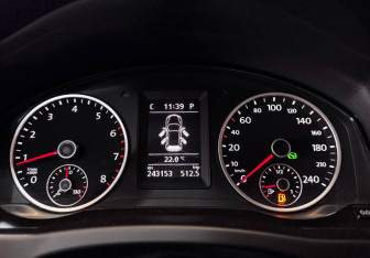 Подержанный автомобиль Volkswagen Tiguan 2012 года (13 фото)