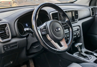 Подержанный автомобиль Kia Sportage 2019 года (10 фото)