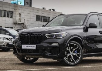 Подержанный автомобиль BMW X5 2020 года (2 фото)