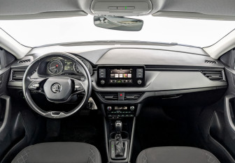 Подержанный автомобиль Skoda Rapid Liftback 2022 года (14 фото)